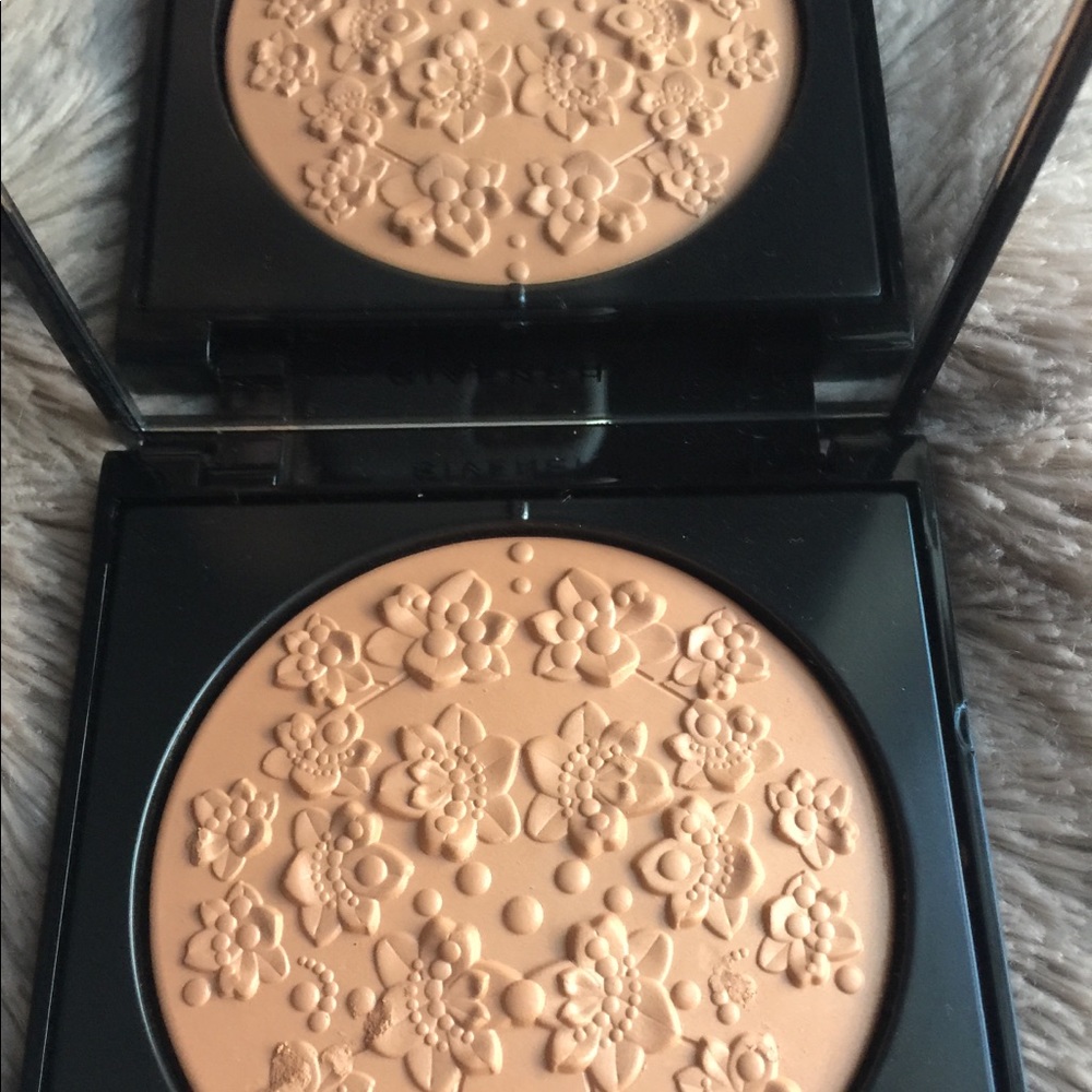 BUNDLE SALE NWOB Givenchy glow floral bronzer